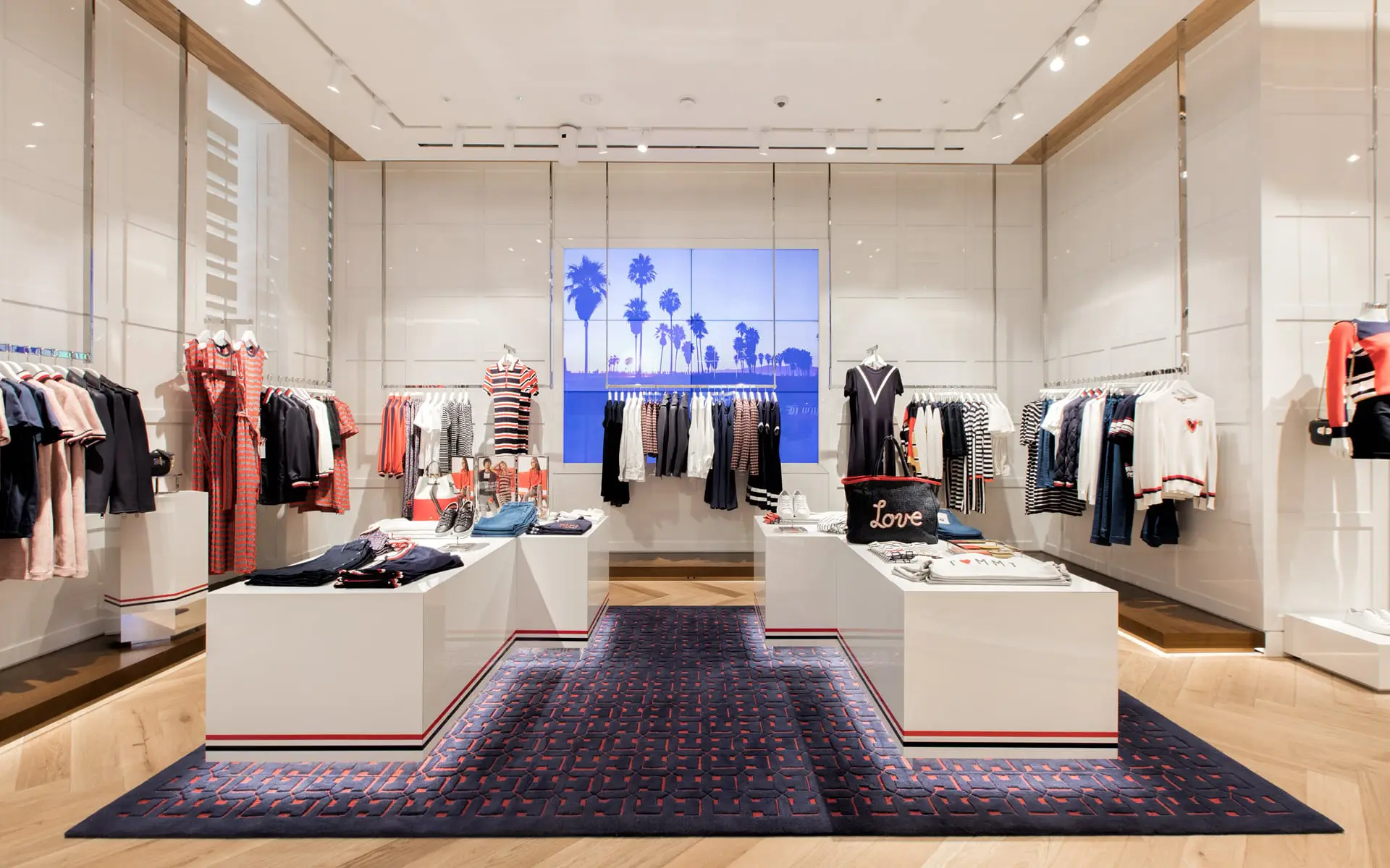 </p>
<p><strong>Tommy Hilfiger Flagship Store</strong><br />London</p>
<p>
