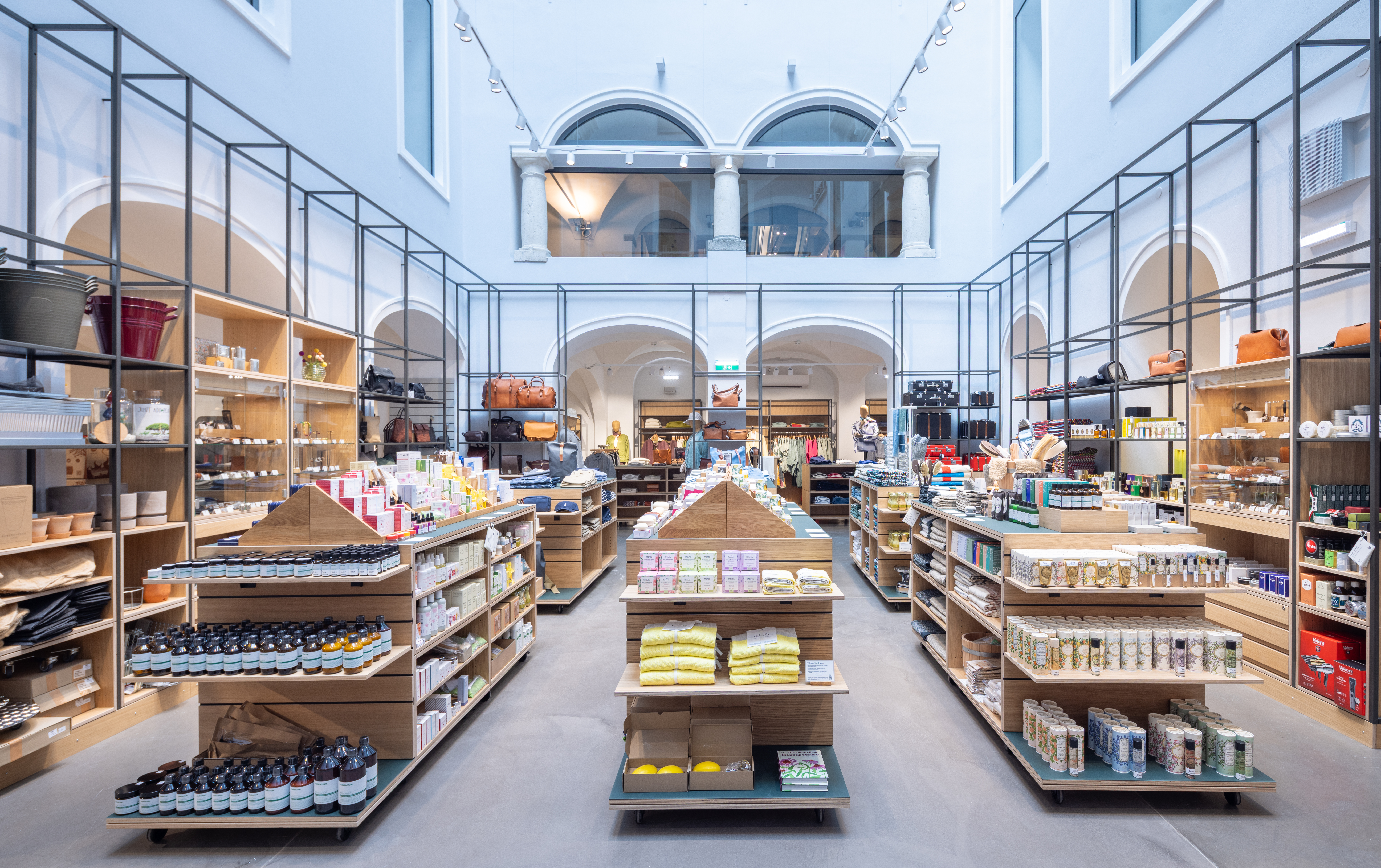 Innenraum Manufactum Graz Gewölbe lichtdurchflutet