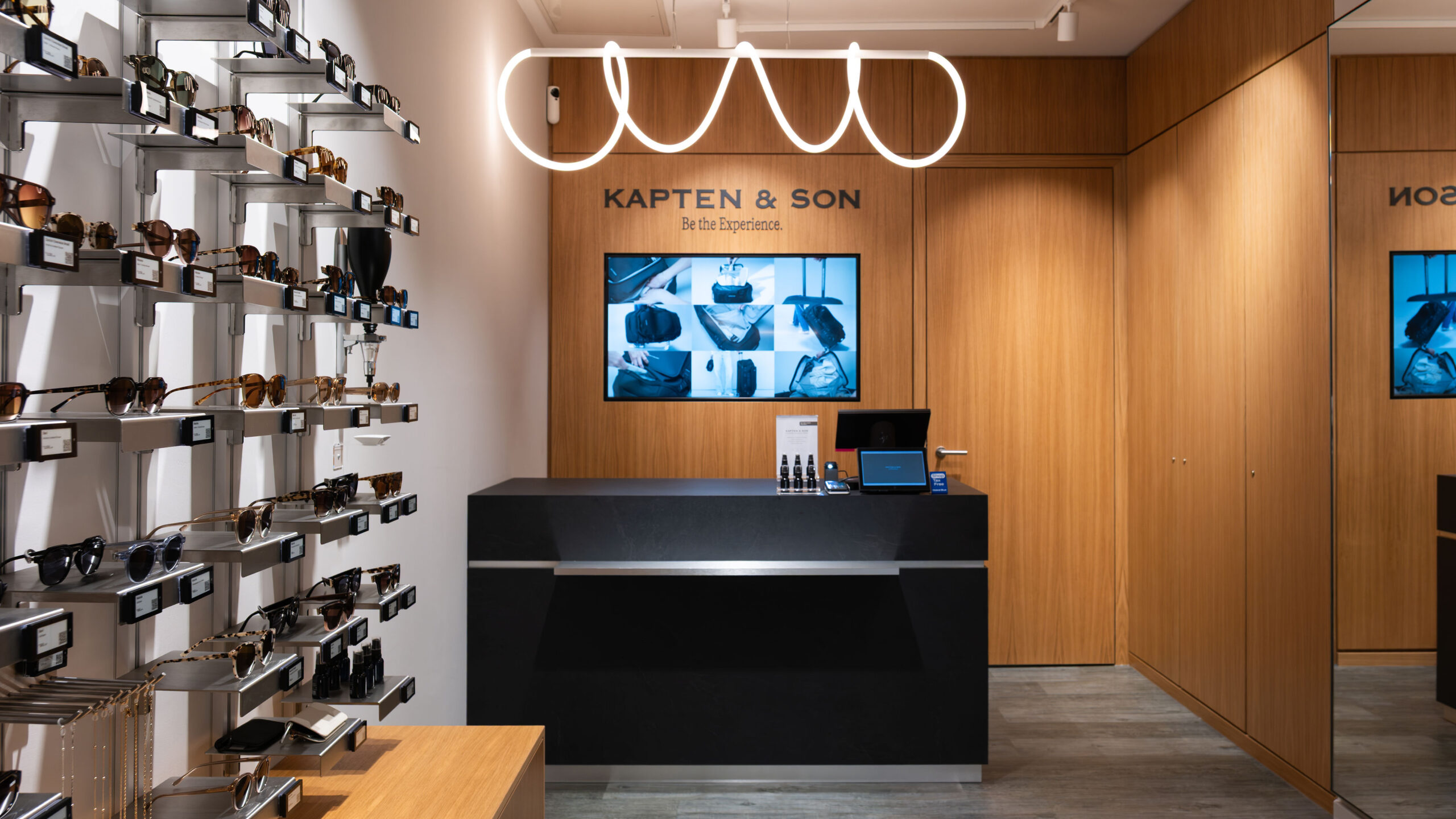 Innenraum Kasse Laden Kapten & Son Holz